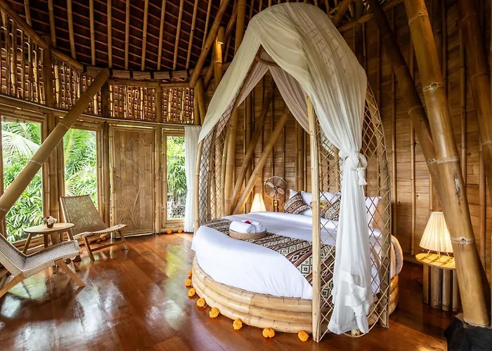 Aura Svarga - Swarga House * Selat