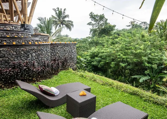 Aura Svarga - Swarga House Villa Selat