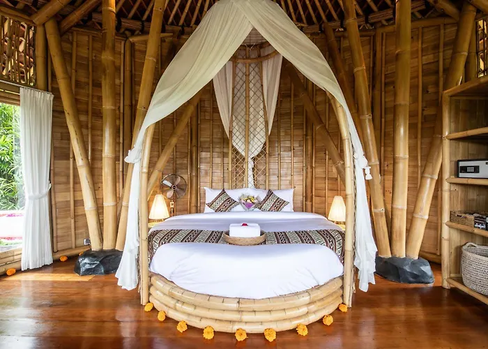 Aura Svarga - Swarga House Selat