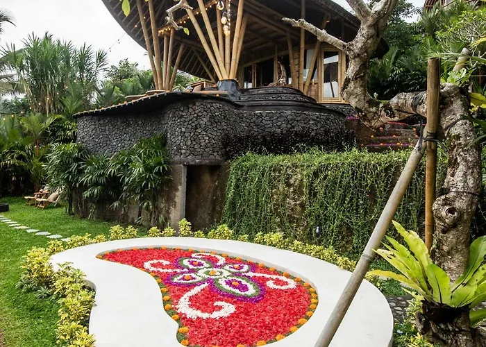 Aura Svarga - Swarga House Villa Selat