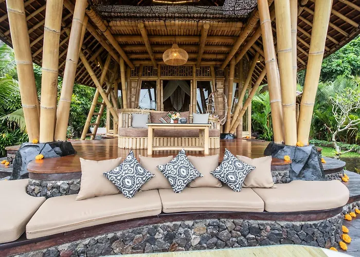 Aura Svarga - Swarga House Villa Selat