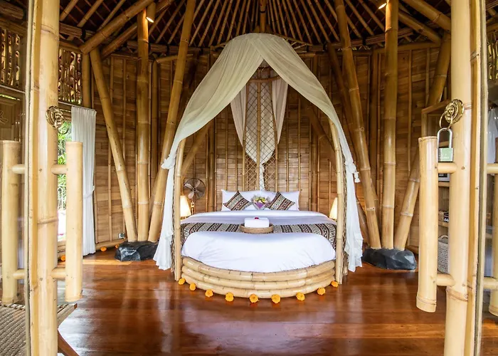 Aura Svarga - Swarga House * Selat
