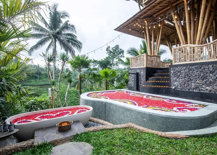 Aura Svarga - Swarga House Villa *