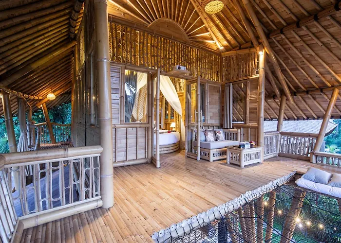 Aura Svarga - Swarga House Selat