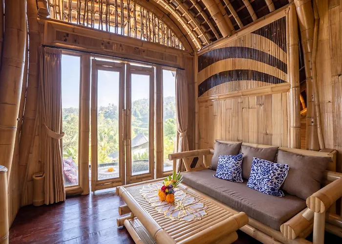 Aura Svarga - Swarga House Villa *